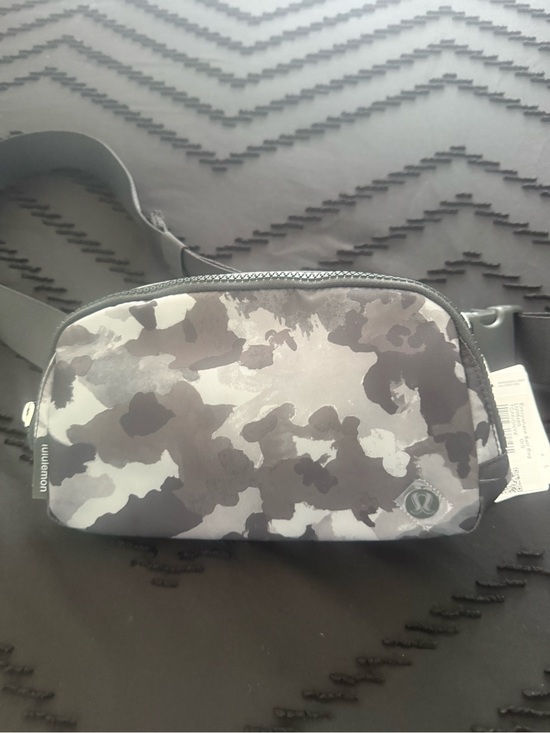 lululemon athletica Handbags - lululemon athletica Camo everywhere belt Bag